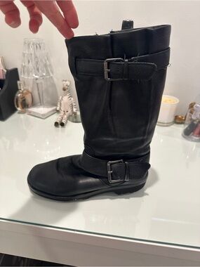 Gentle Souls Women’s Black Boots size 7 1/2 Buckled Up. Good condition